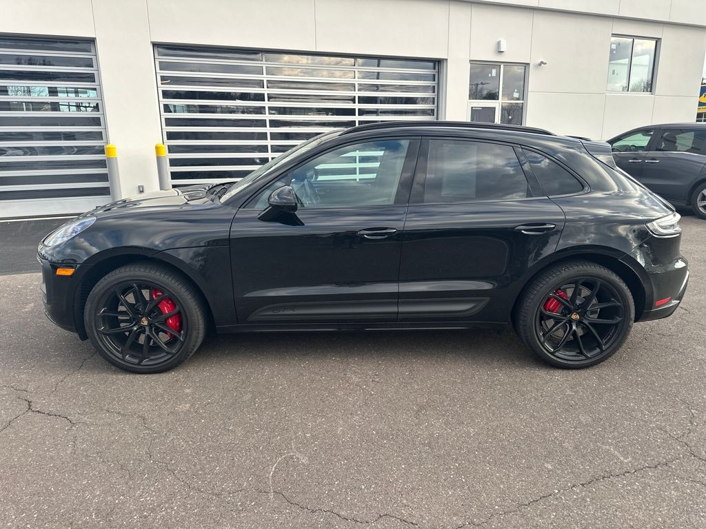 2024 Porsche Macan GTS photo 2