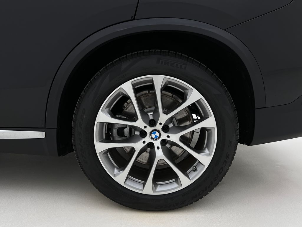 2026 BMW X5 50e - Photo 16