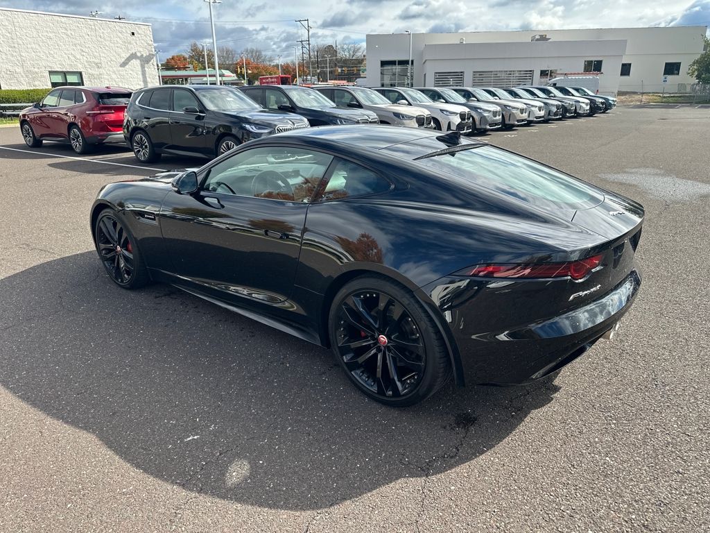 2020 Jaguar F-TYPE R-Dynamic photo 3