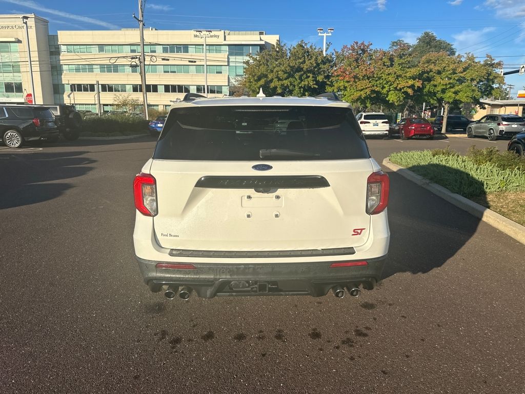 2022 Ford Explorer ST photo 4