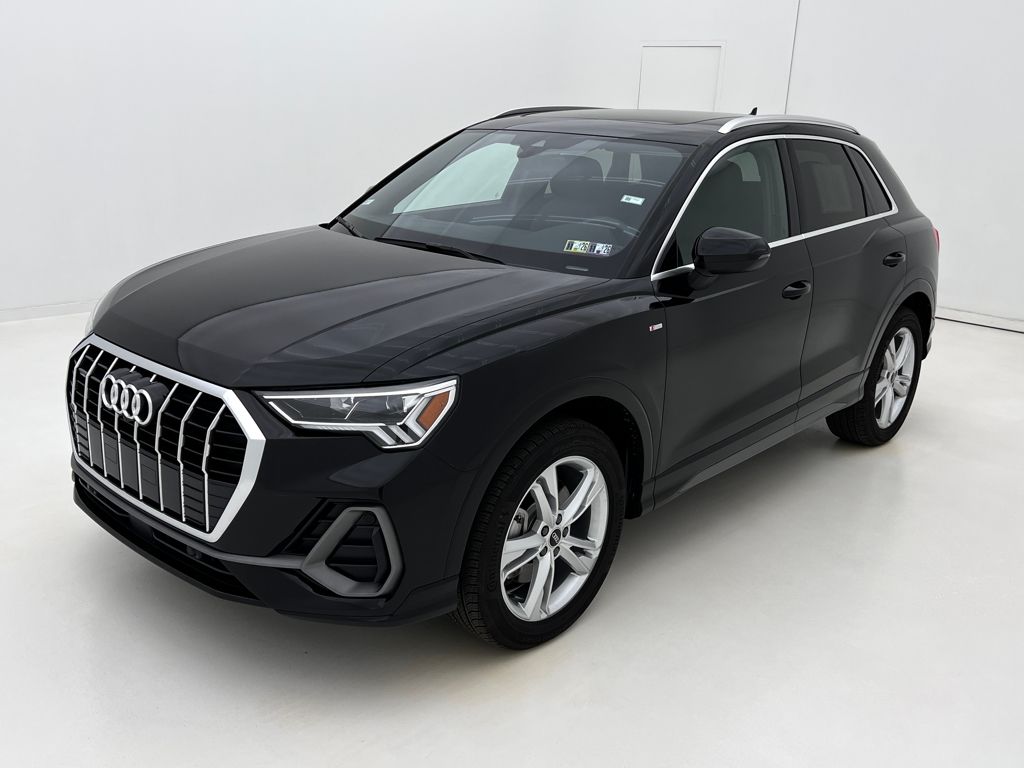 2024 Audi Q3 45 TFSI S line Premium photo 4