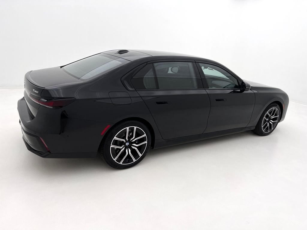 New 2026 BMW 740i xDrive Sedan