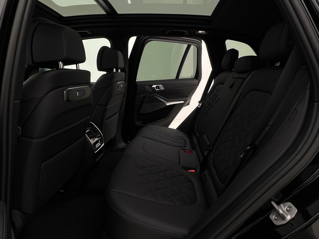 2026 BMW X5 50e - Photo 11
