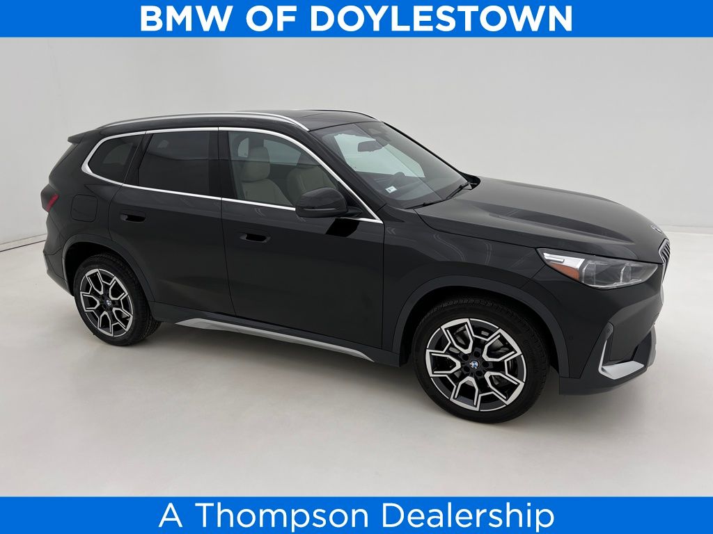 2025 BMW X1 28i's photo