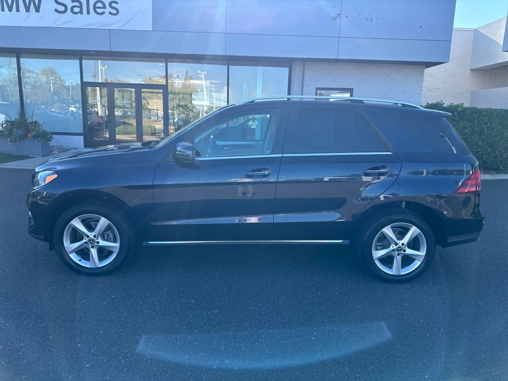 2017 Mercedes Benz GLE 350 4MATIC photo 2