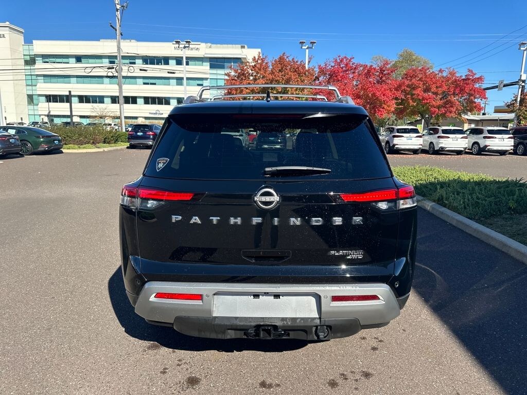 Used 2024 Nissan Pathfinder Platinum SUV
