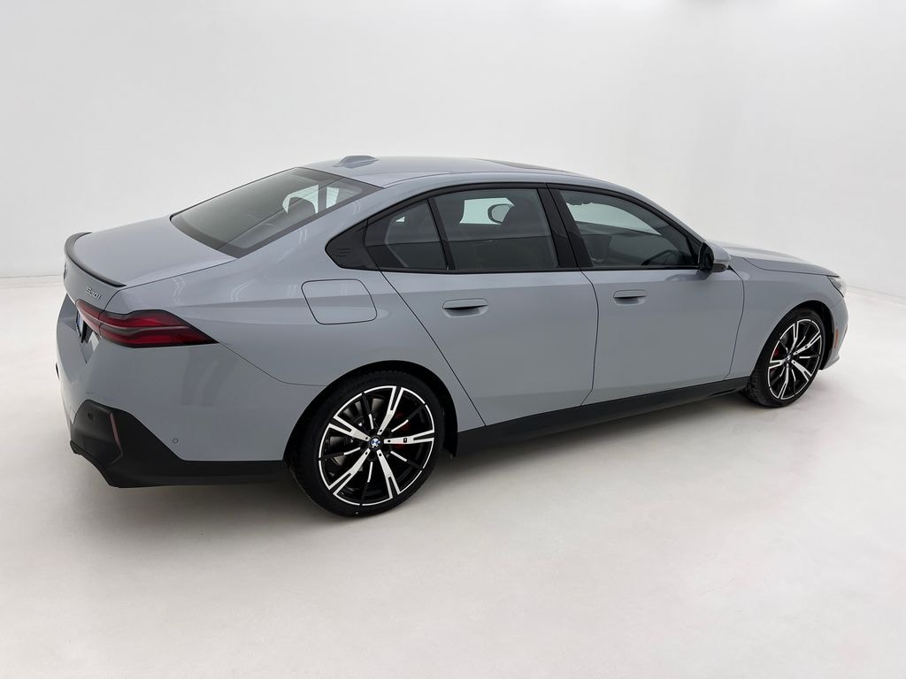 New 2026 BMW 530i xDrive Sedan