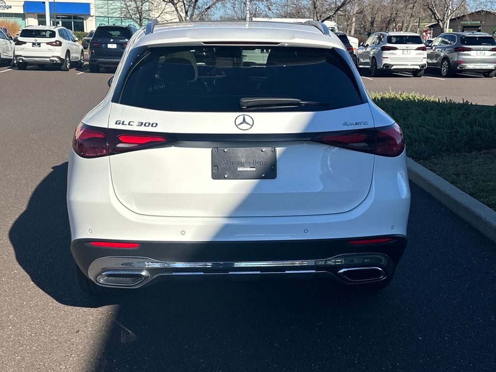 2023 Mercedes Benz GLC 300 4MATIC photo 2