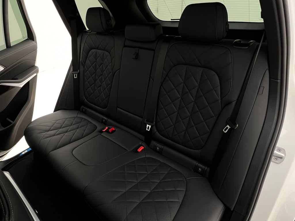 2026 BMW X5 40i - Photo 16