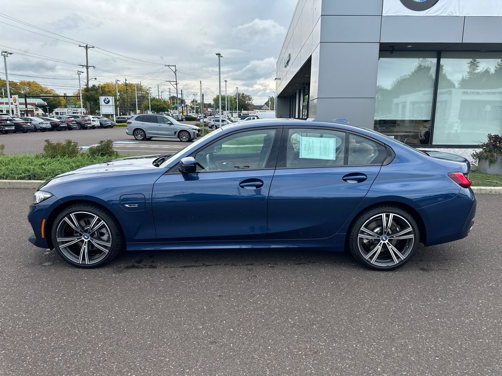 2023 Bmw 330e xDrive photo 2