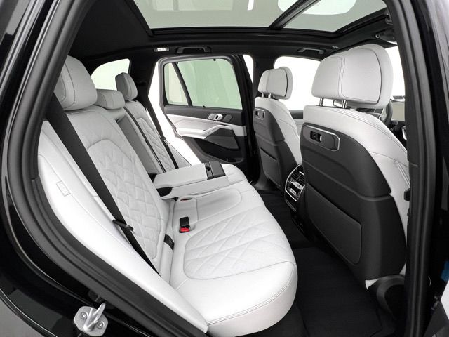 2026 BMW X5 40i - Photo 13