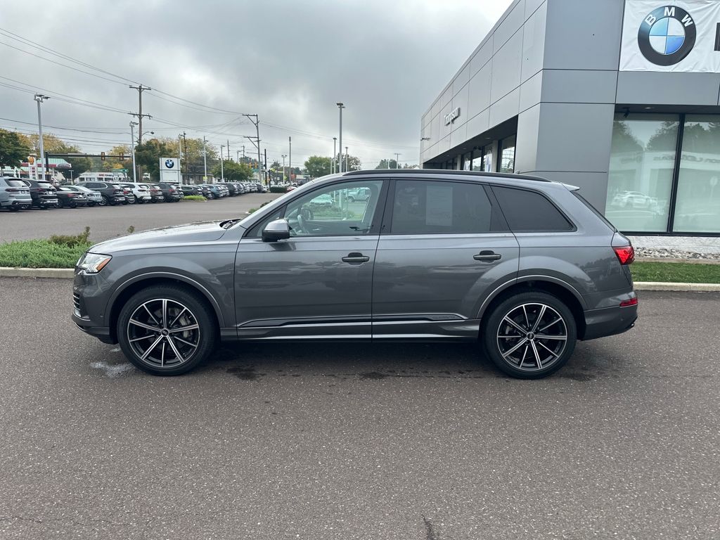 2023 Audi Q7 55 Premium Plus photo 2