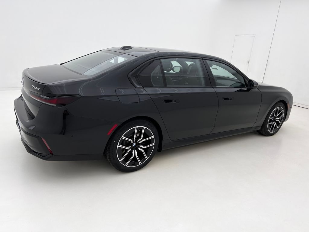 New 2026 BMW 750e xDrive Sedan