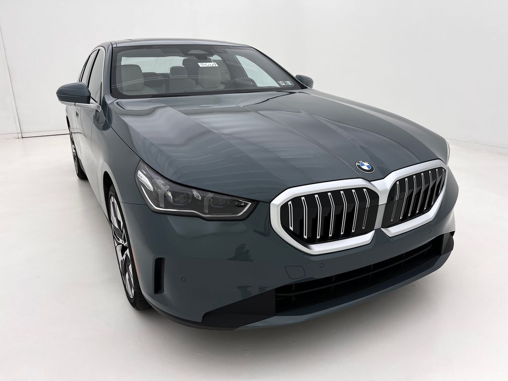 New 2026 BMW 530i xDrive Sedan