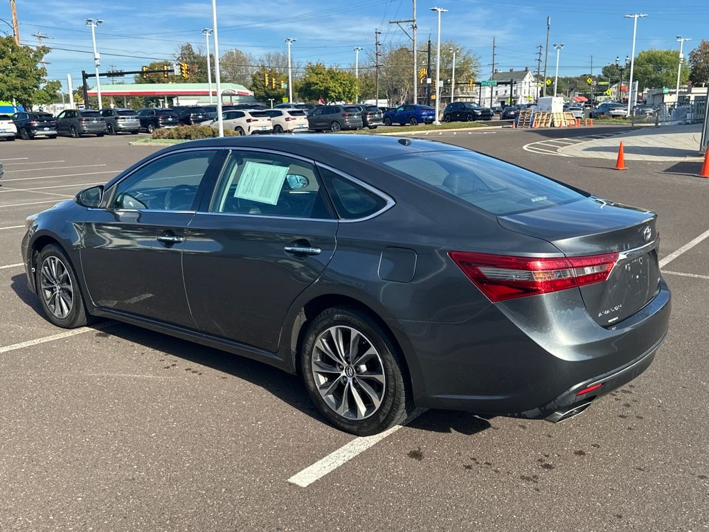 2016 Toyota Avalon XLE Premium photo 3