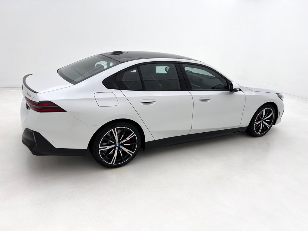 New 2027 BMW 550e xDrive Sedan