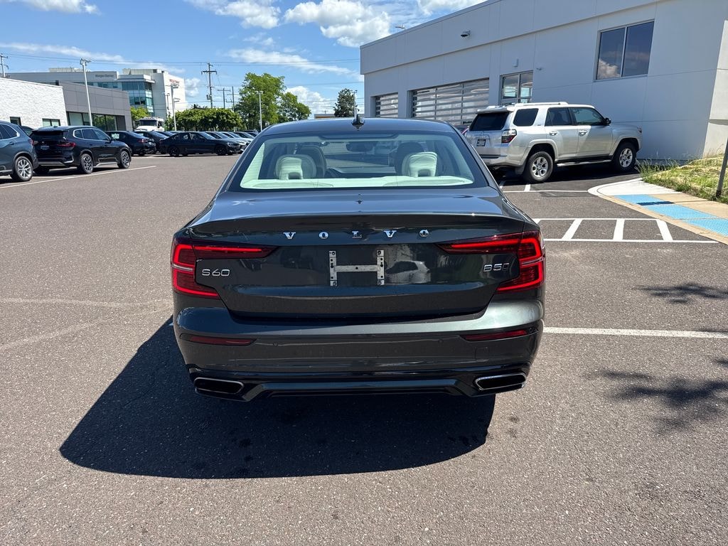 Used 2022 Volvo S60 B5 AWD Momentum Sedan