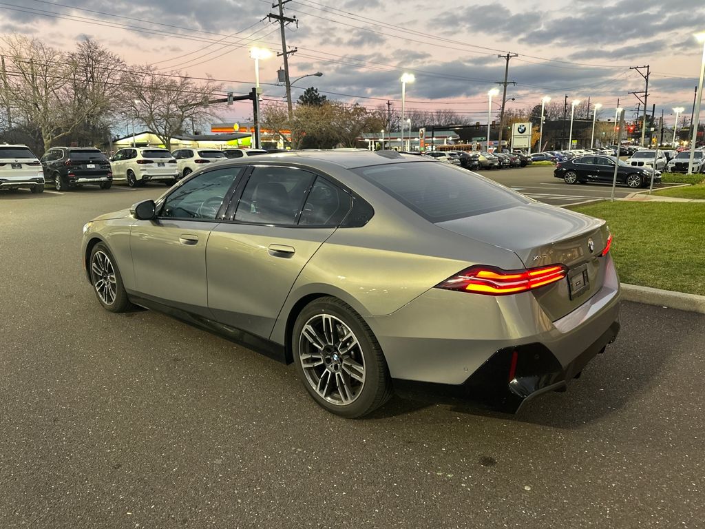 2024 Bmw 530i xDrive photo 2