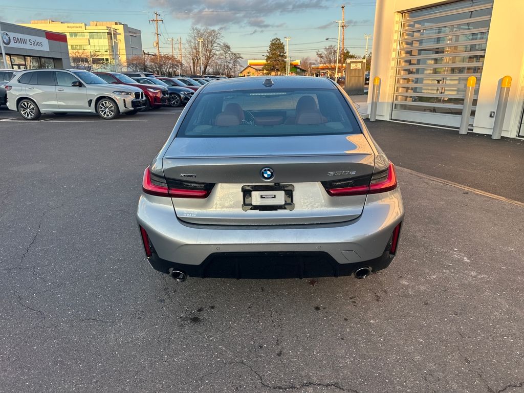 2023 Bmw 330e xDrive photo 4
