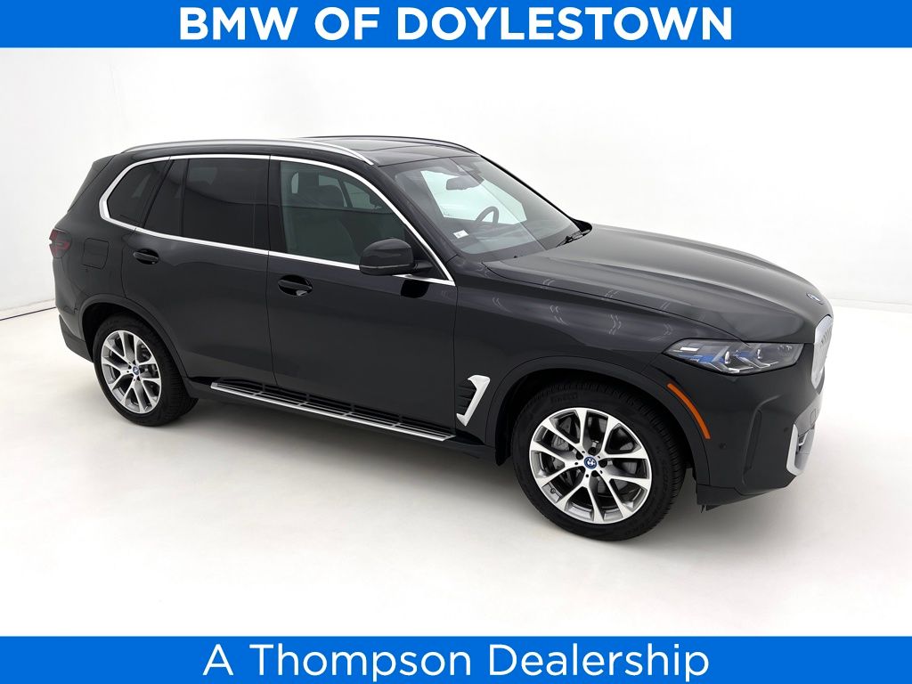 2025 BMW X5 50e's photo