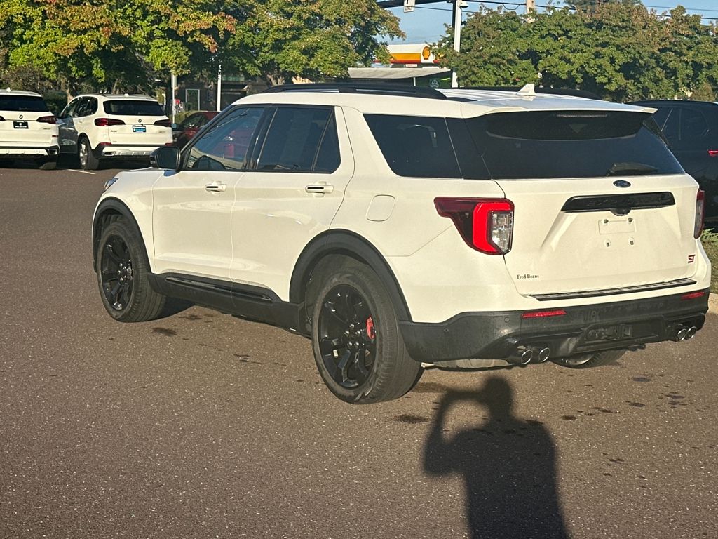 2022 Ford Explorer ST photo 3