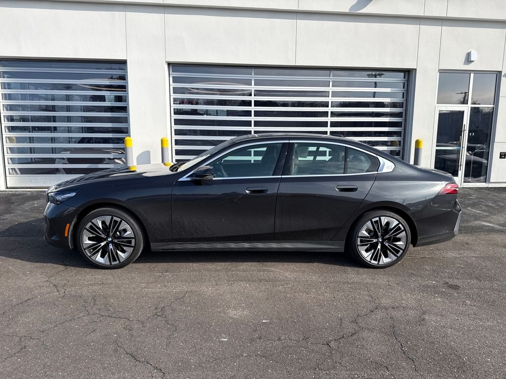 Certified 2026 BMW 530i xDrive Sedan