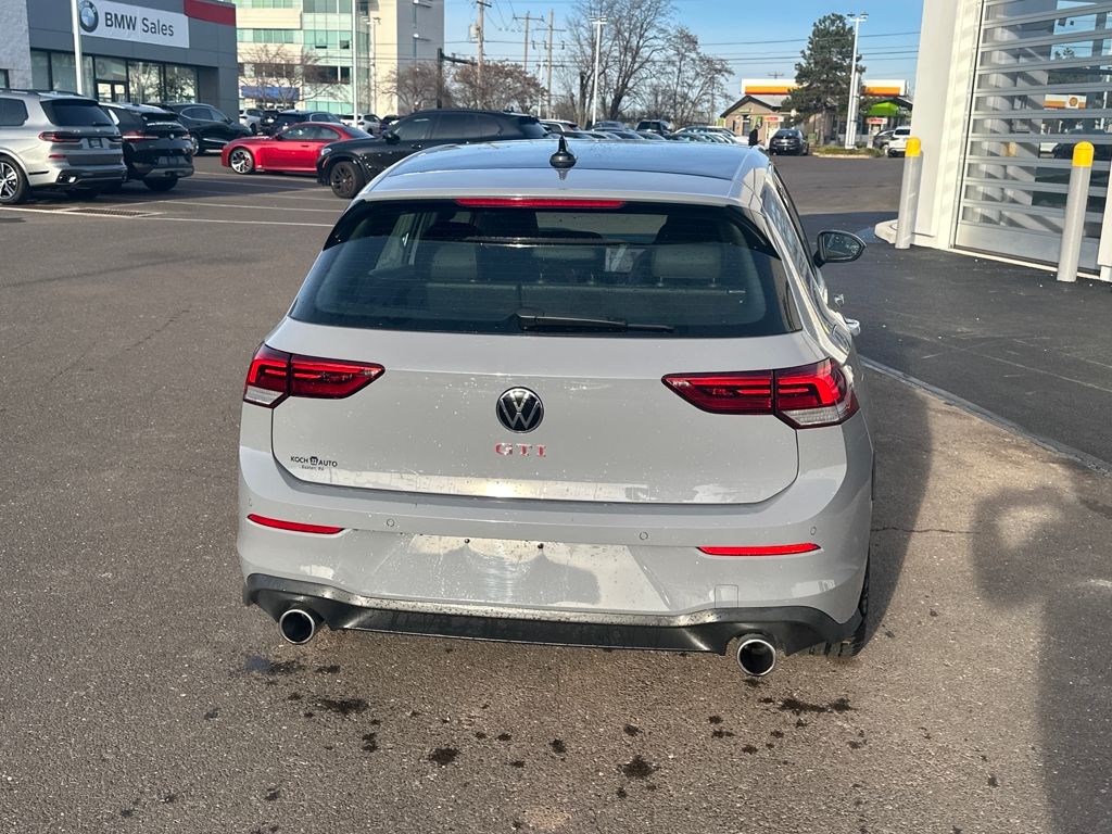 2024 Volkswagen Golf GTI 380 Autobahn photo 4