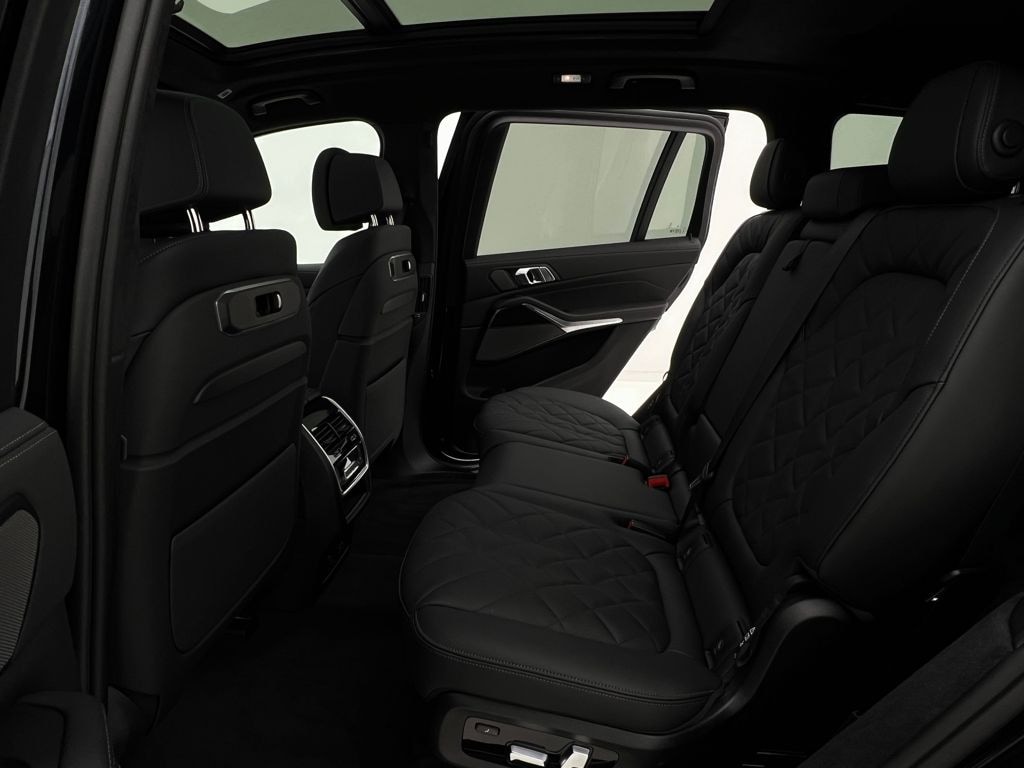 New 2026 BMW X7 xDrive40i SUV