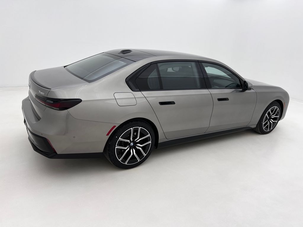 New 2026 BMW 740i xDrive Sedan