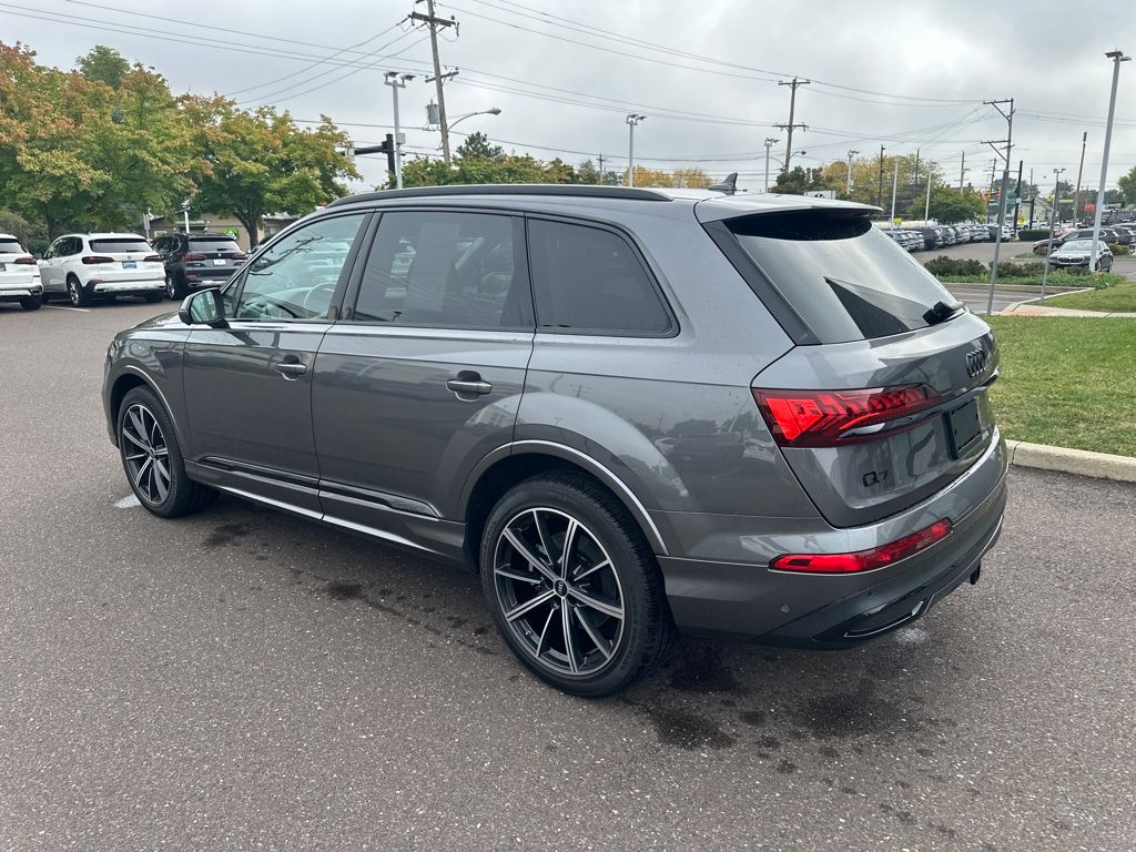 2023 Audi Q7 55 Premium Plus photo 3