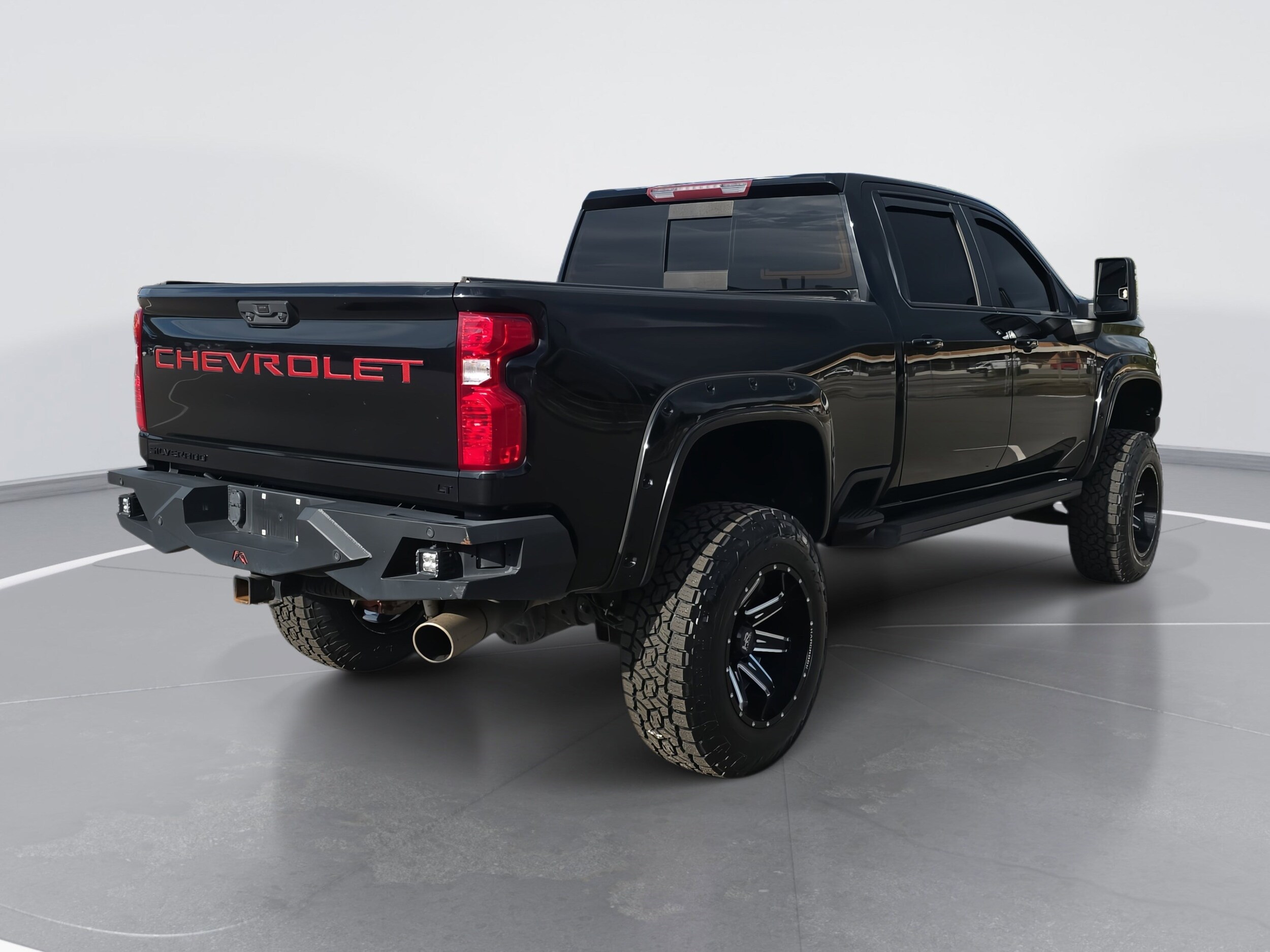 2020 Chevrolet Silverado LT photo 3
