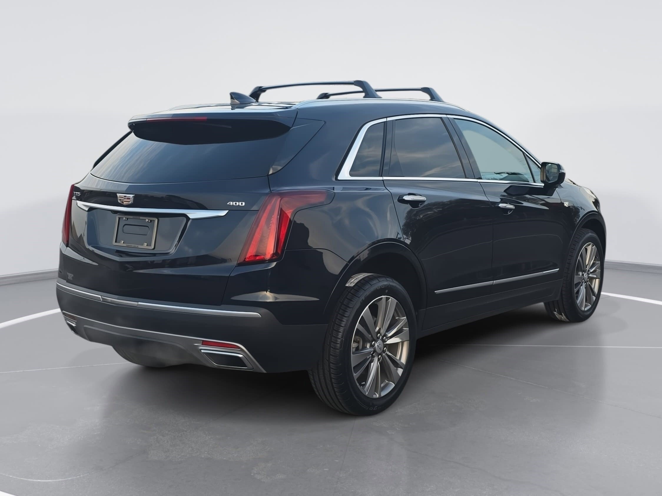 2022 Cadillac XT4 Premium Luxury photo 3