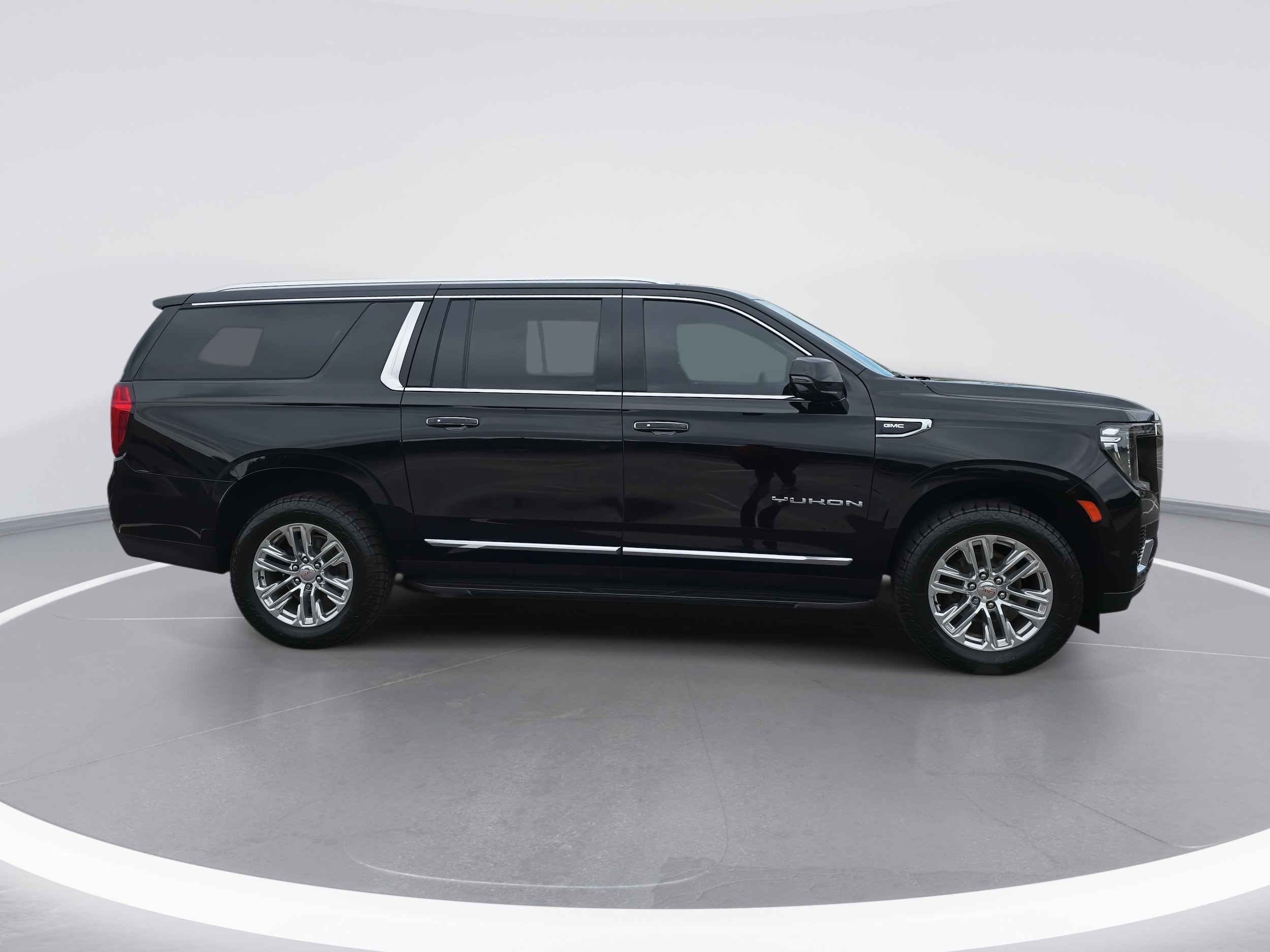Used 2021 GMC Yukon XL SLT with VIN 1GKS2GKD3MR371977 for sale in Raleigh, NC