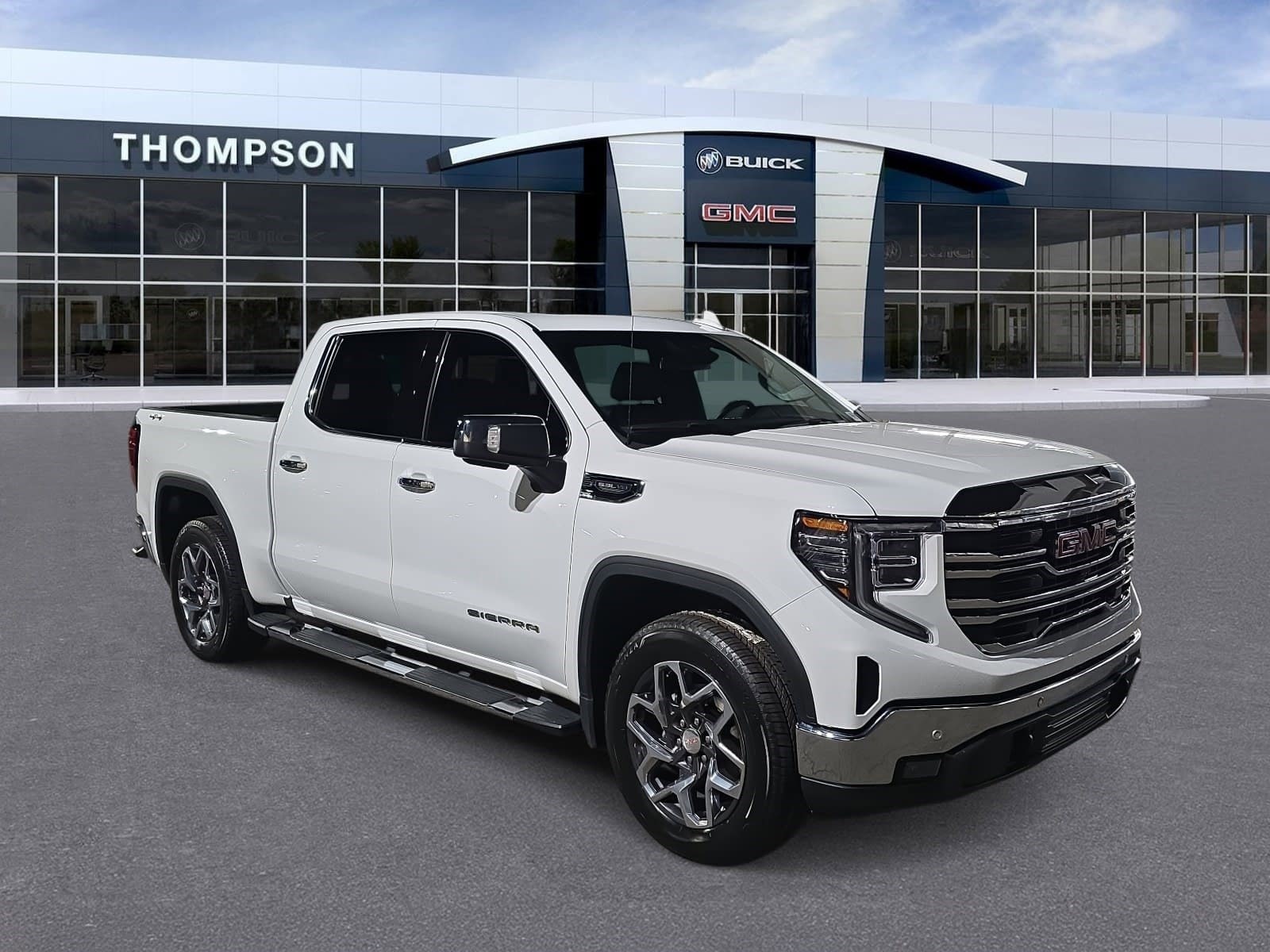 2024 GMC Sierra 1500 SLT's photo