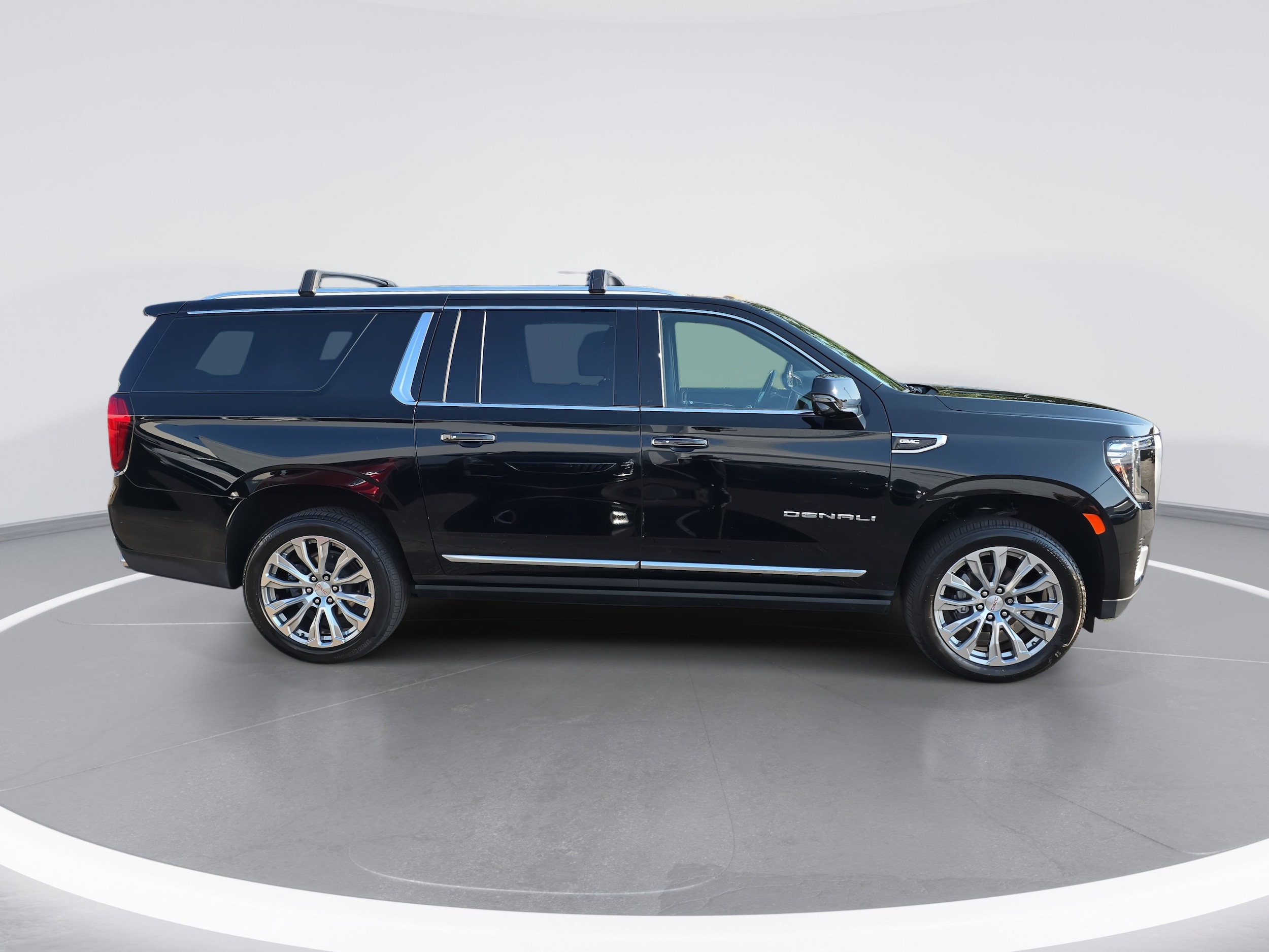 Used 2022 GMC Yukon XL Denali with VIN 1GKS2JKL8NR359331 for sale in Raleigh, NC