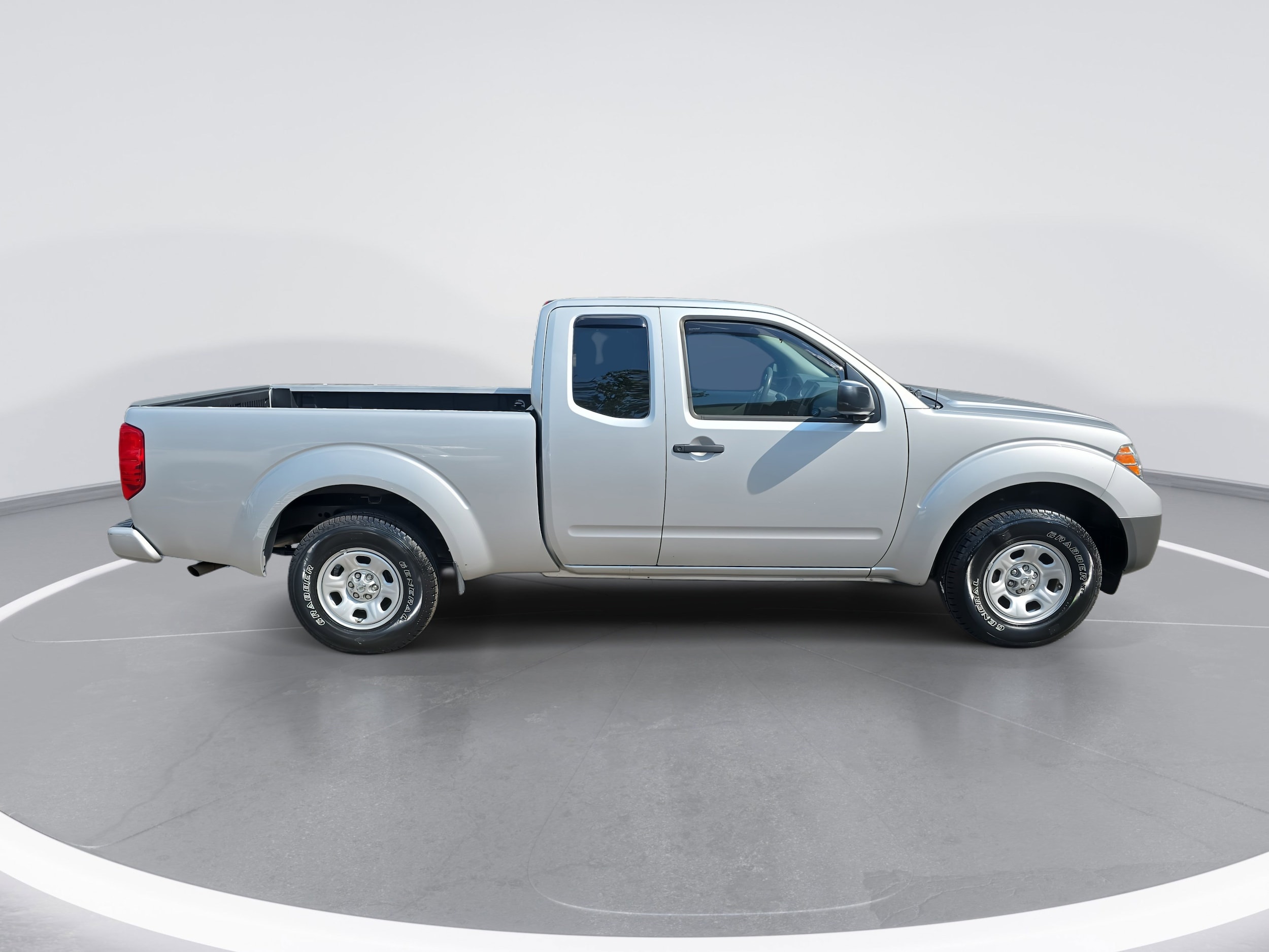 2019 Nissan Frontier S photo 2