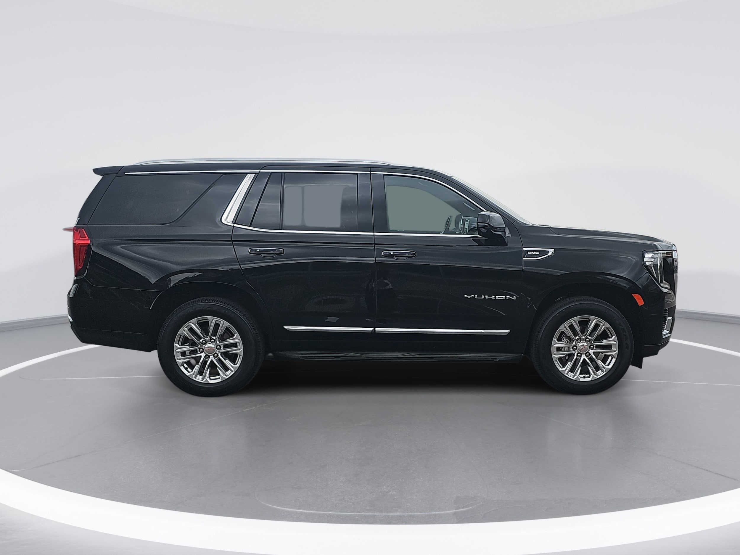 Used 2022 GMC Yukon SLT with VIN 1GKS1BKDXNR149959 for sale in Raleigh, NC