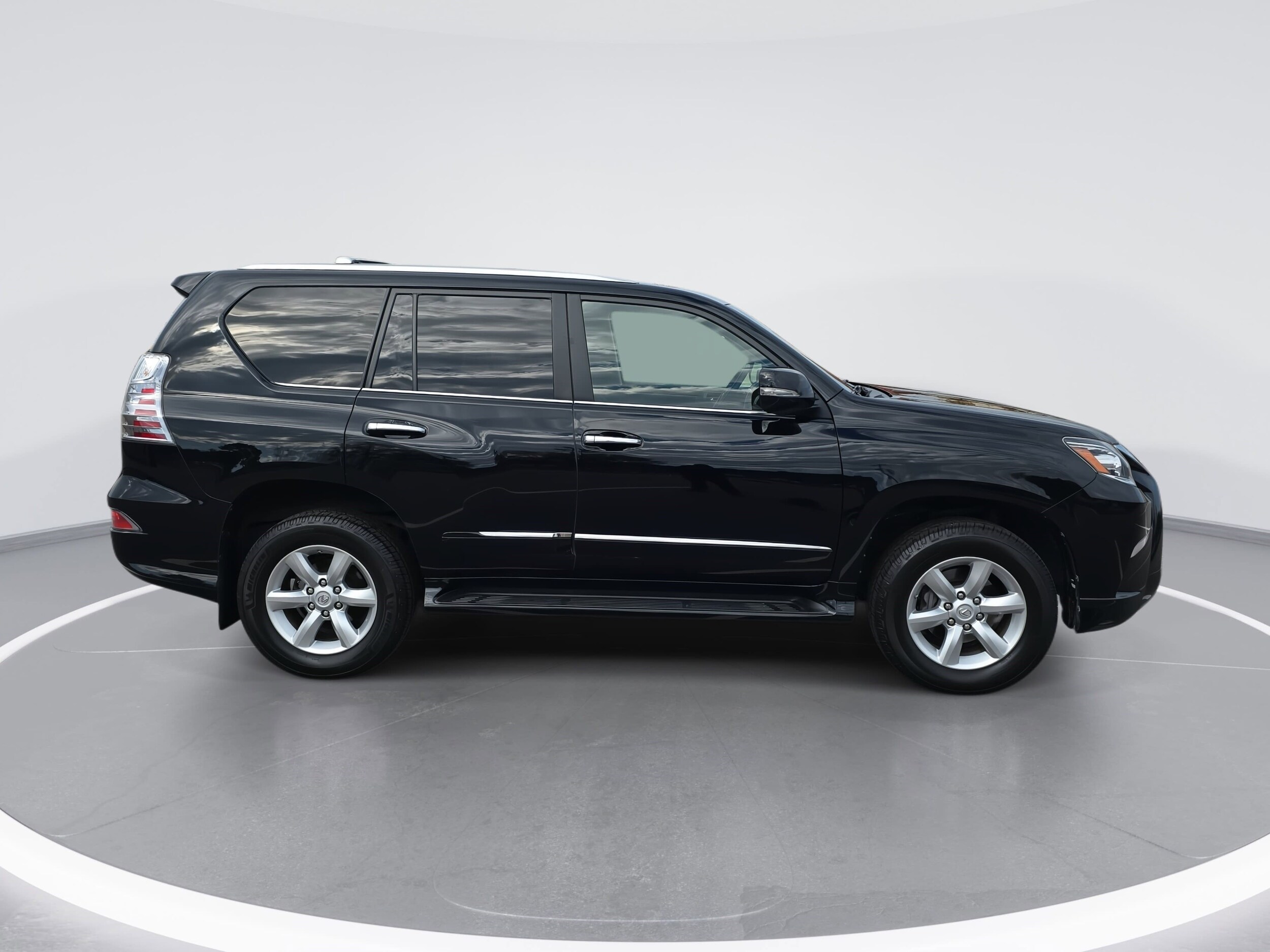 2018 Lexus GX 460 photo 2