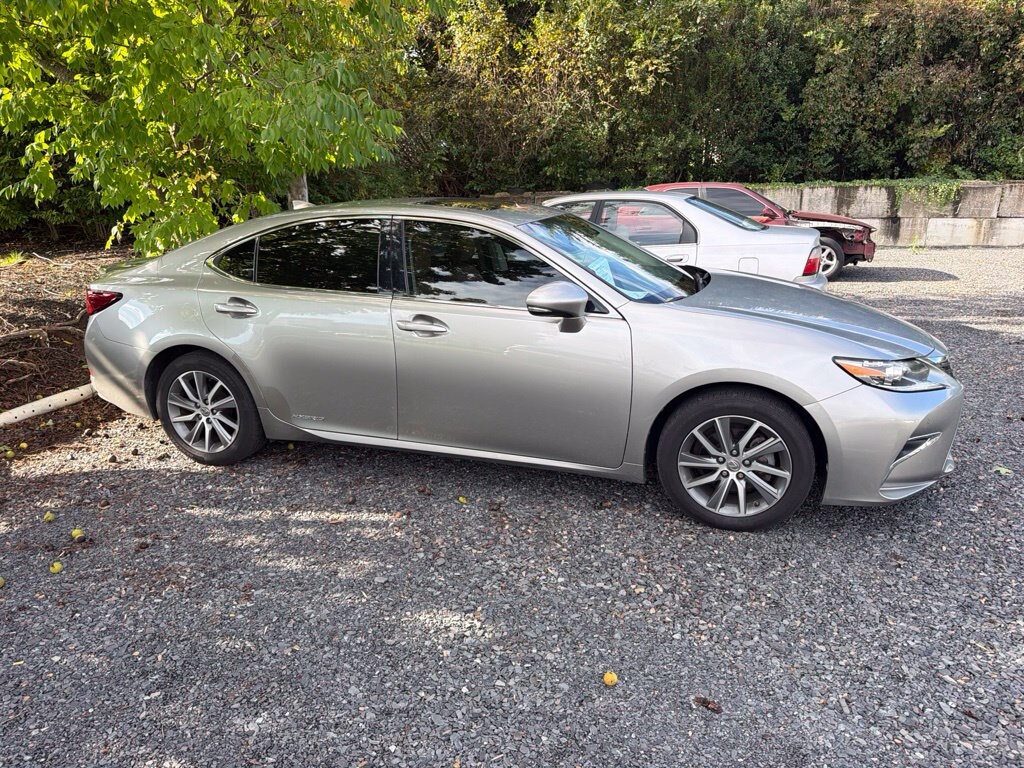 Used 2017 Lexus ES 300h 300h Sedan