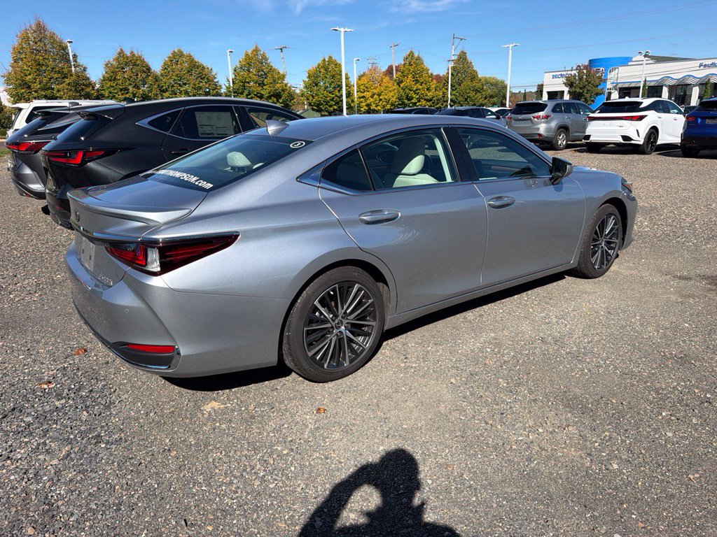 Used 2025 Lexus ES 300h Base Sedan