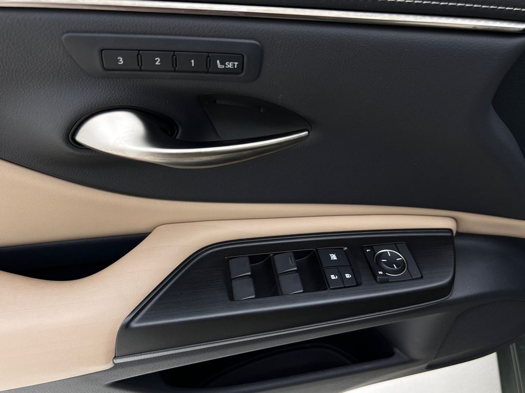 2019 Lexus ES 350 Luxury - Photo 23