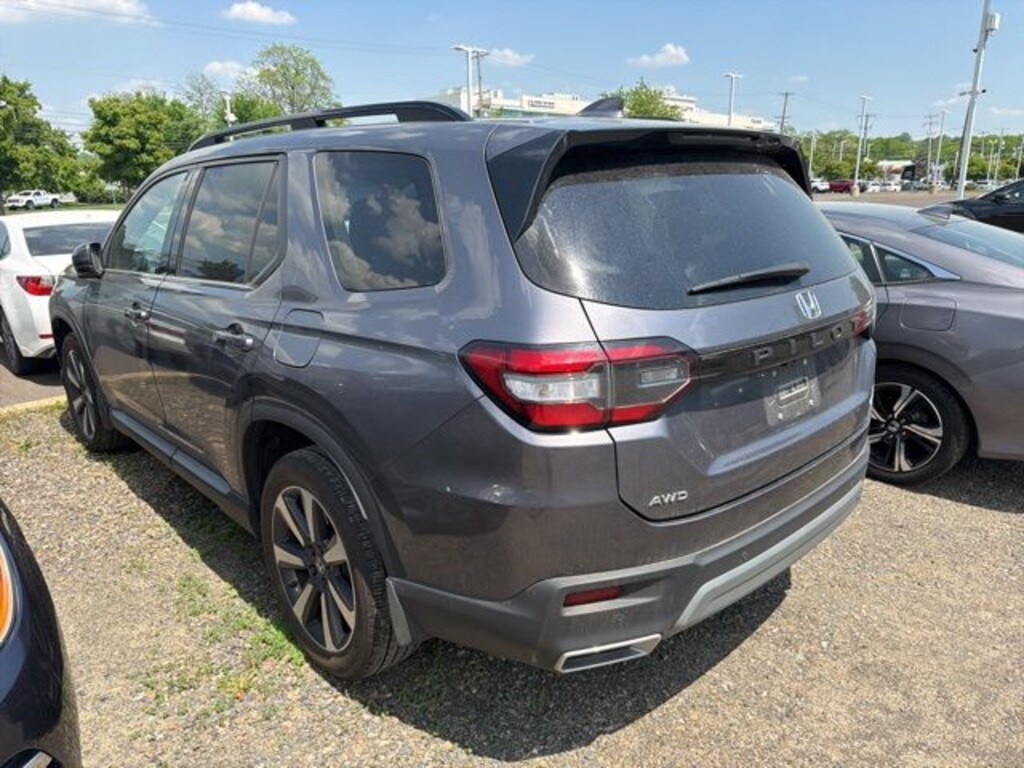 Used 2023 Honda Pilot Elite SUV