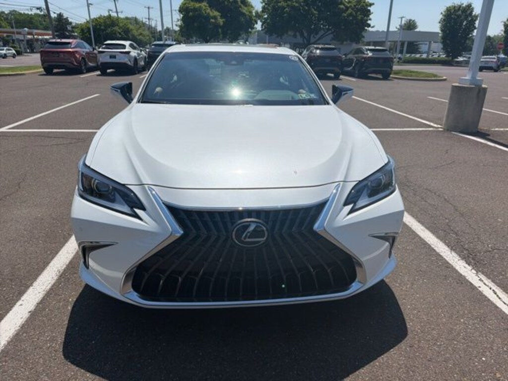 Certified 2025 Lexus ES 300h Luxury Sedan