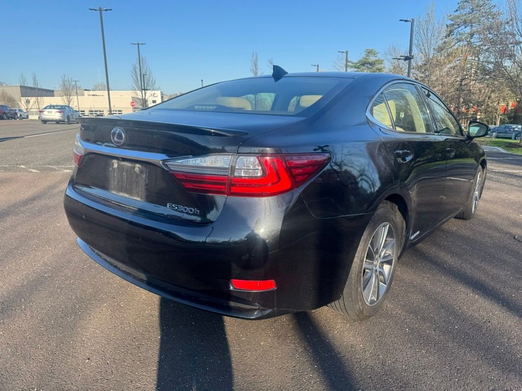 Used 2016 Lexus ES 300h Sedan