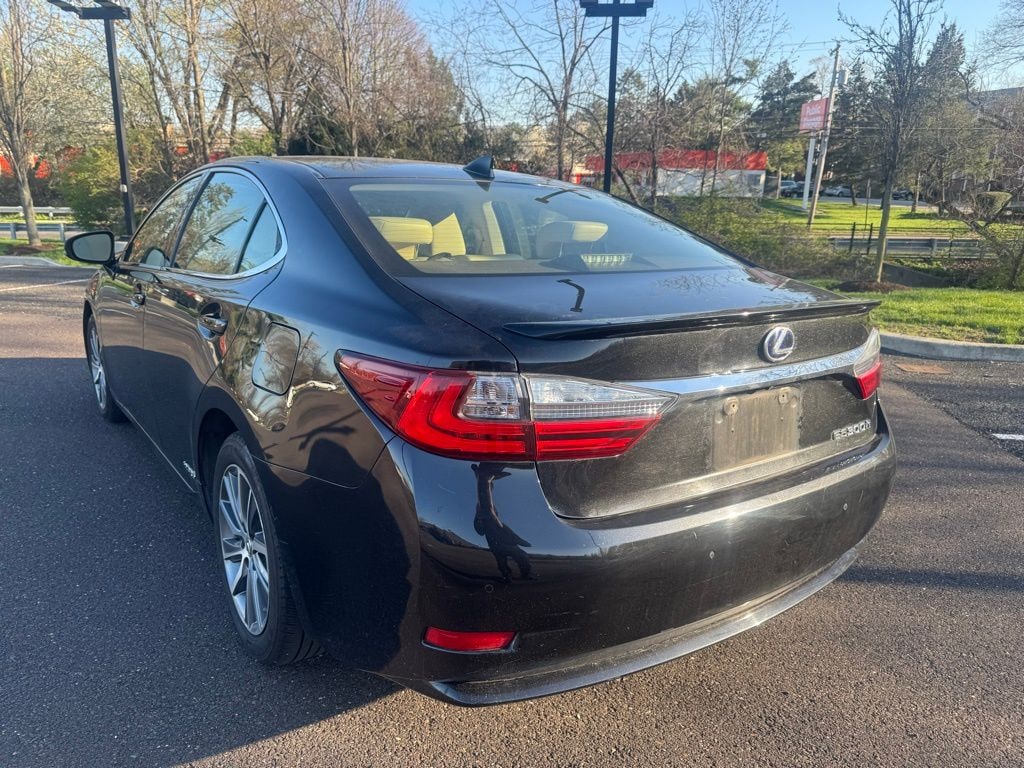 Used 2016 Lexus ES 300h Sedan