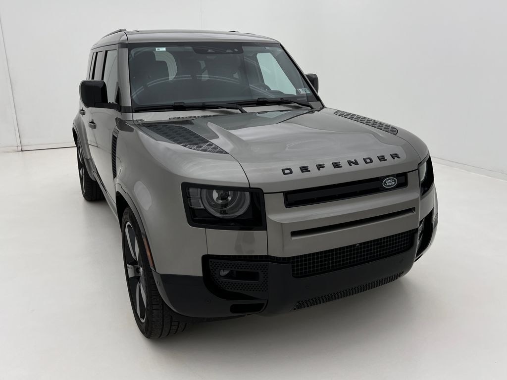 Used 2024 Land Rover Defender 110 X-Dynamic SE SUV
