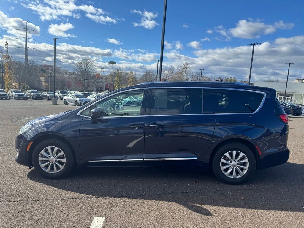 Used 2019 Chrysler Pacifica Touring L Van Passenger Van