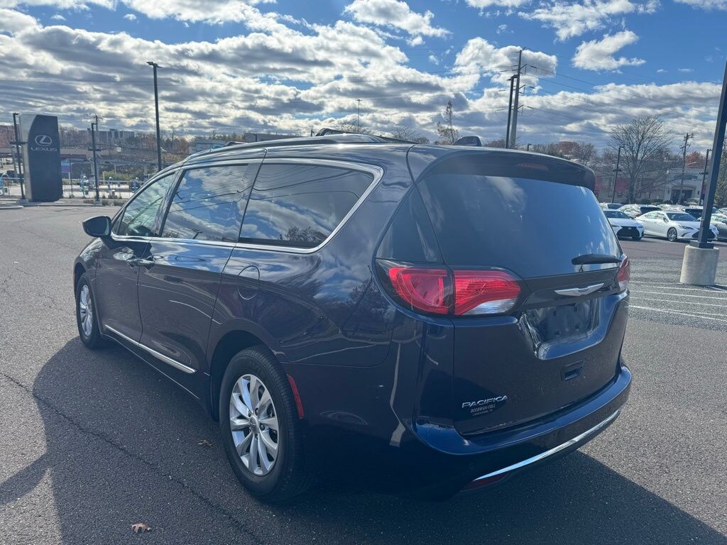 Used 2019 Chrysler Pacifica Touring L Van Passenger Van