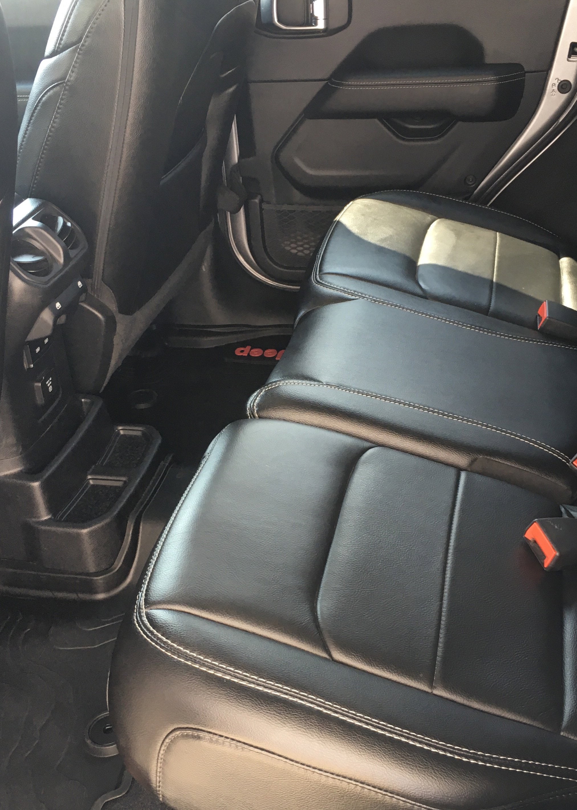 2021 Jeep Wrangler Unlimited Sahara - Photo 8