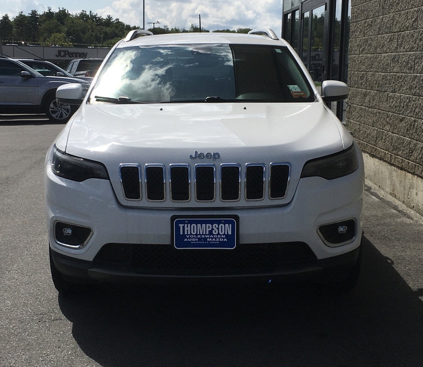 Used 2019 Jeep Cherokee Limited with VIN 1C4PJMDX8KD422135 for sale in Waterville, ME